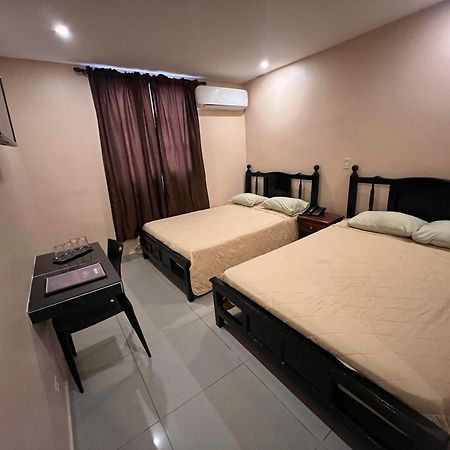La Cubana Hotel & Suites Colon Bagian luar foto