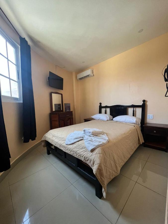 La Cubana Hotel & Suites Colon Bagian luar foto