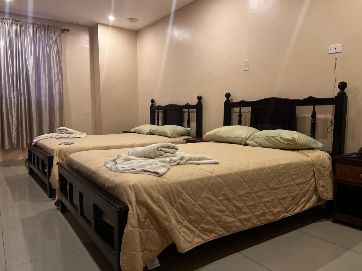 La Cubana Hotel & Suites Colon Bagian luar foto