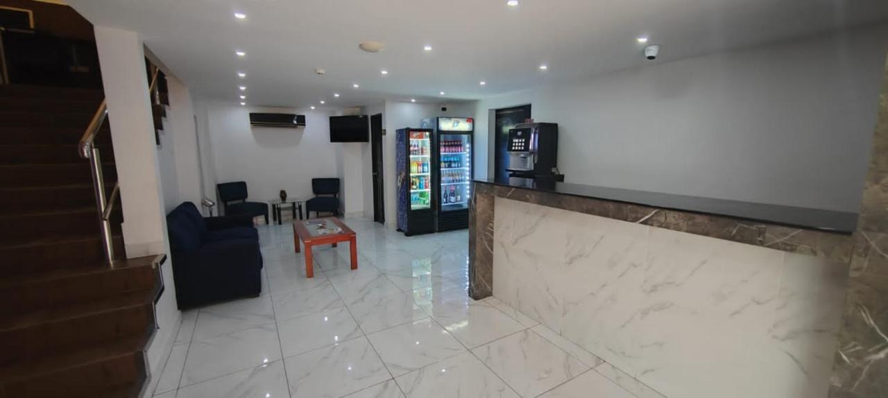 La Cubana Hotel & Suites Colon Bagian luar foto