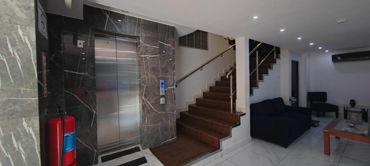 La Cubana Hotel & Suites Colon Bagian luar foto