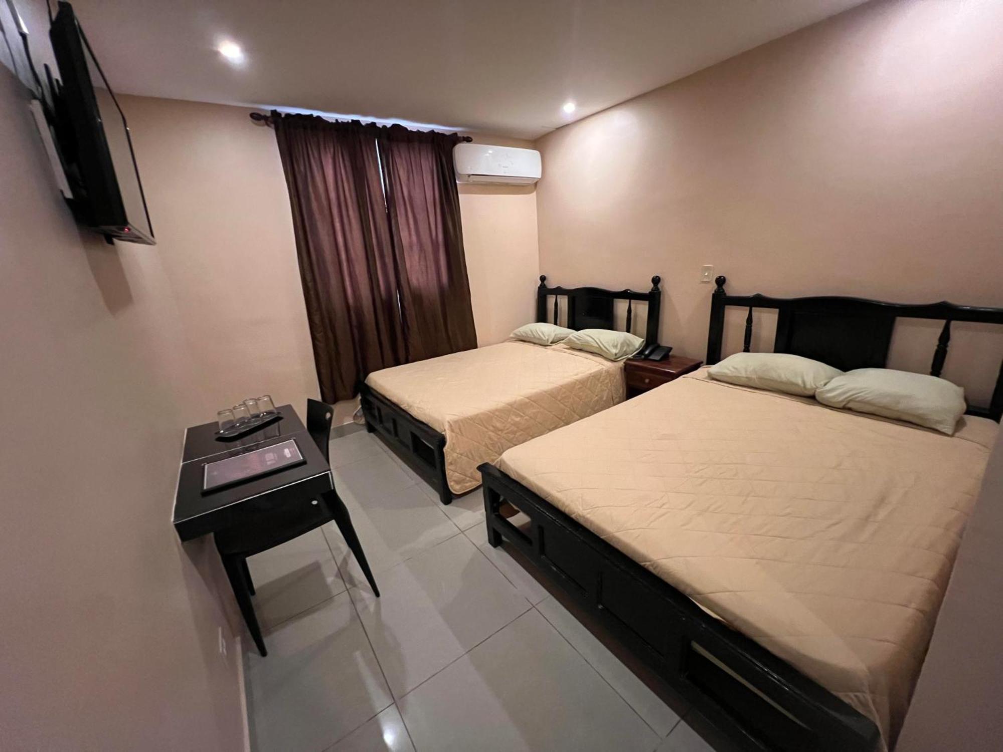 La Cubana Hotel & Suites Colon Bagian luar foto