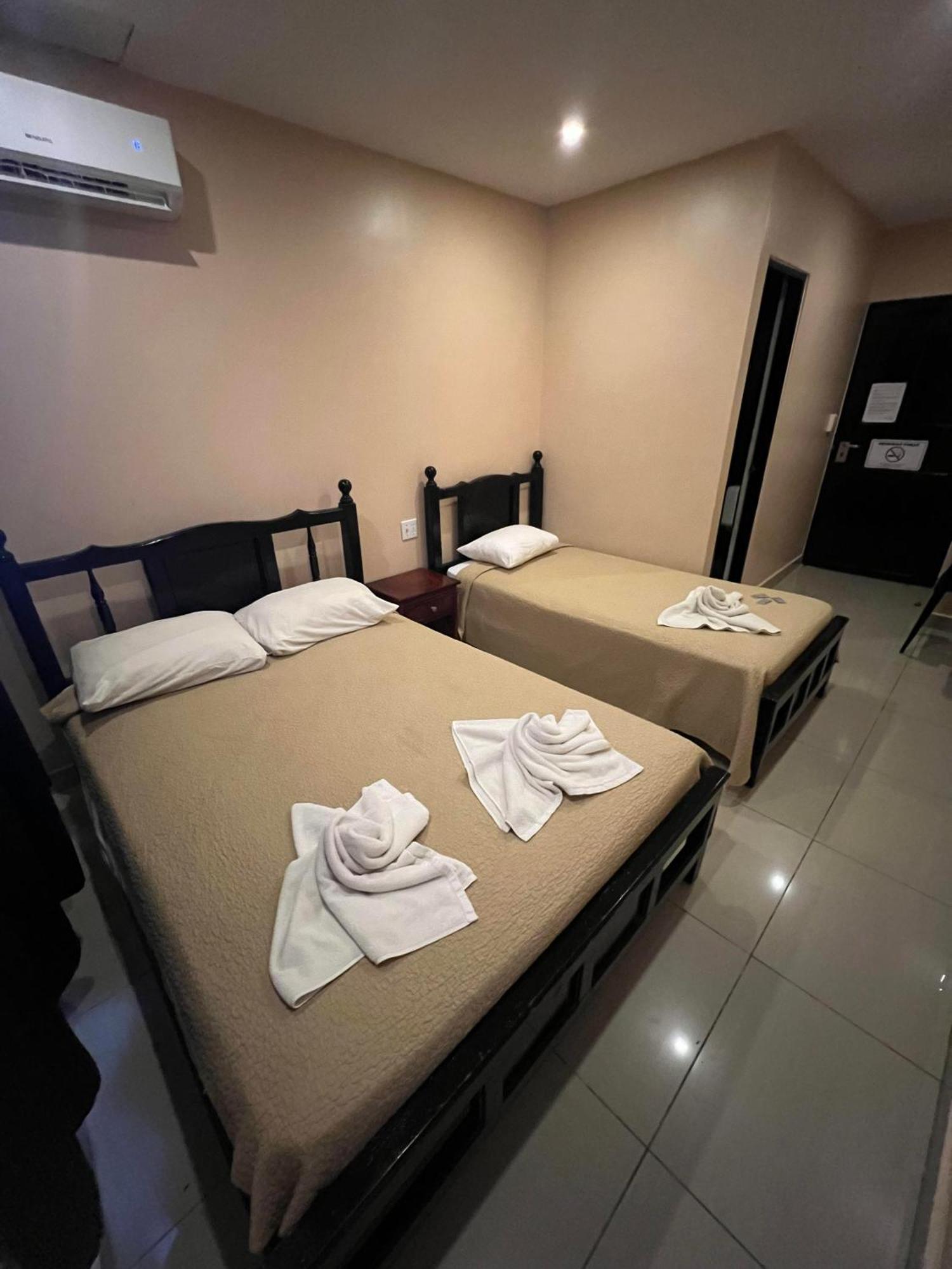 La Cubana Hotel & Suites Colon Bagian luar foto